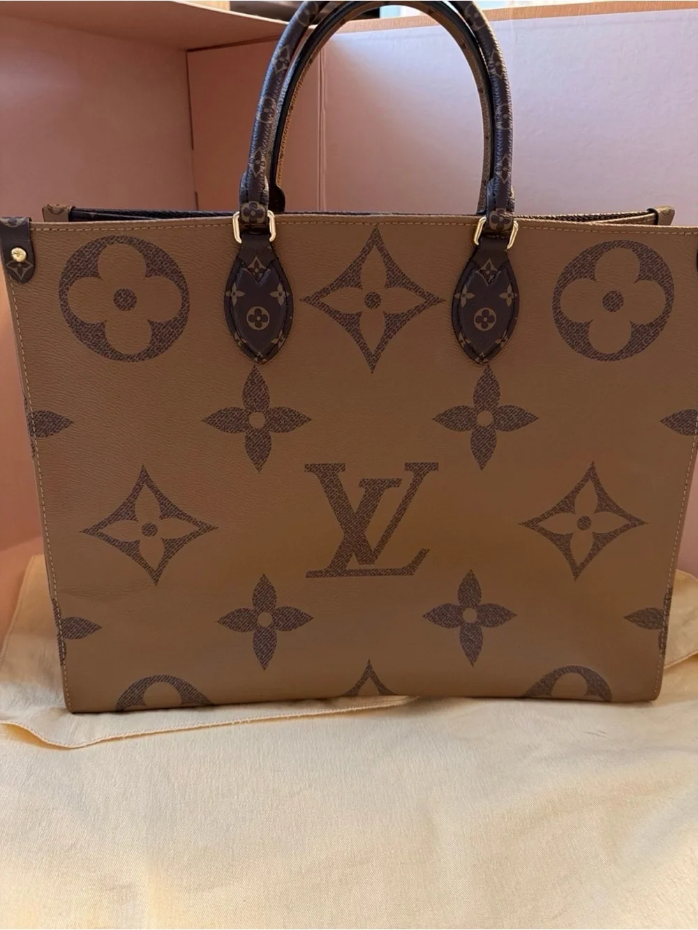 Louis Vuitton On The Go GM